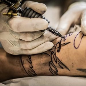 Stehen Frauen auf Tattoos